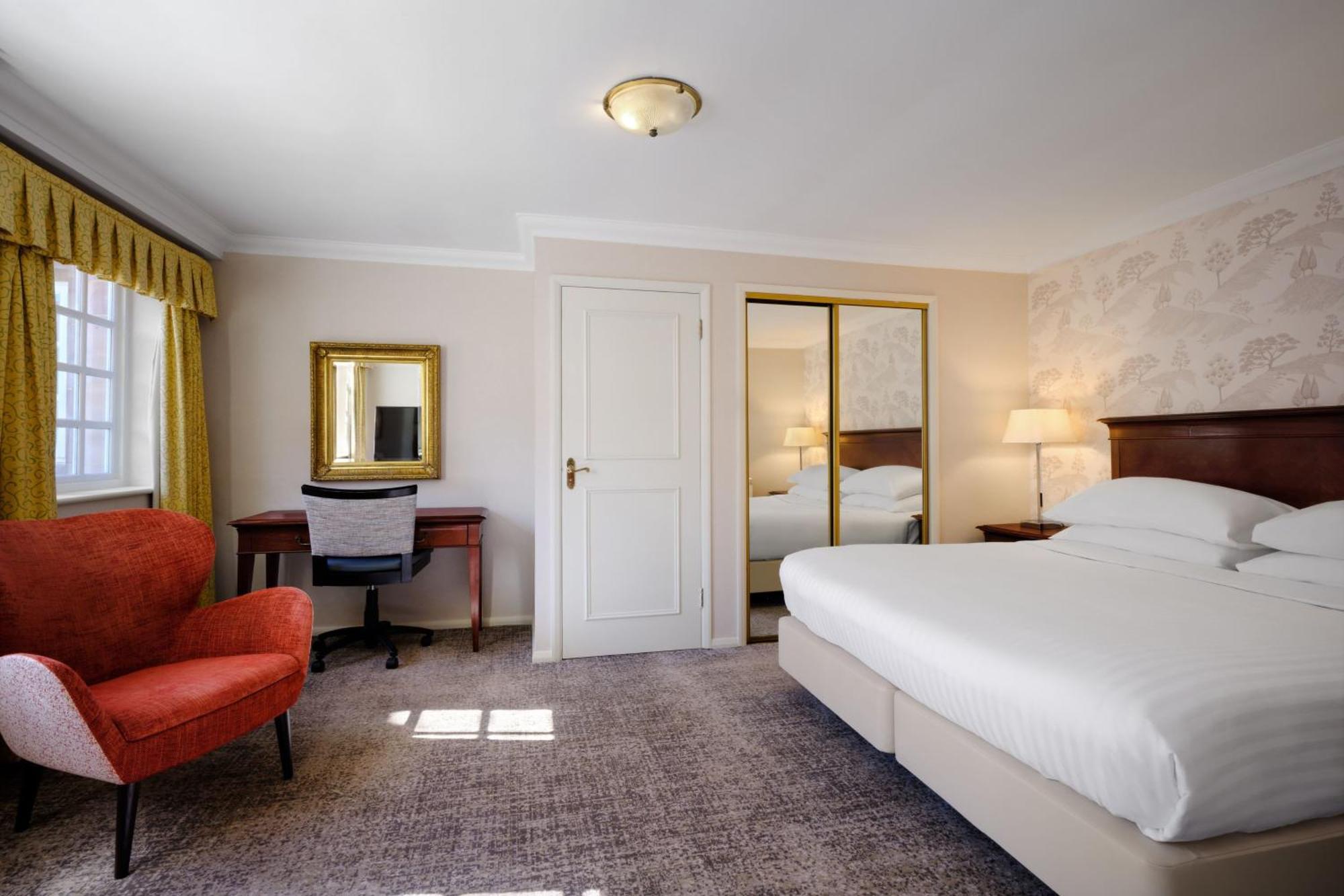Delta Hotels By Marriott Breadsall Priory Country Club Derby Bagian luar foto